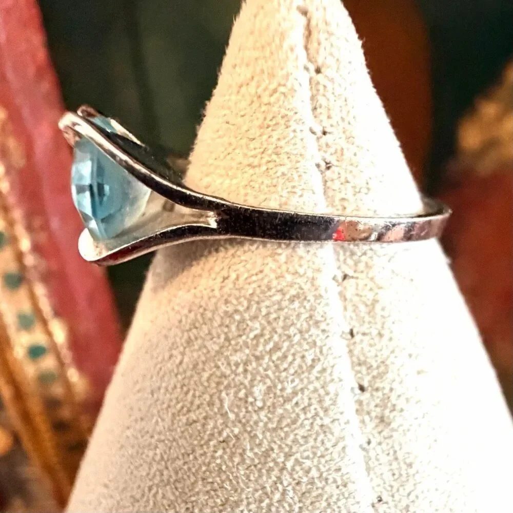 ESPO Sterling Silver Light Blue Faceted Stone Ring